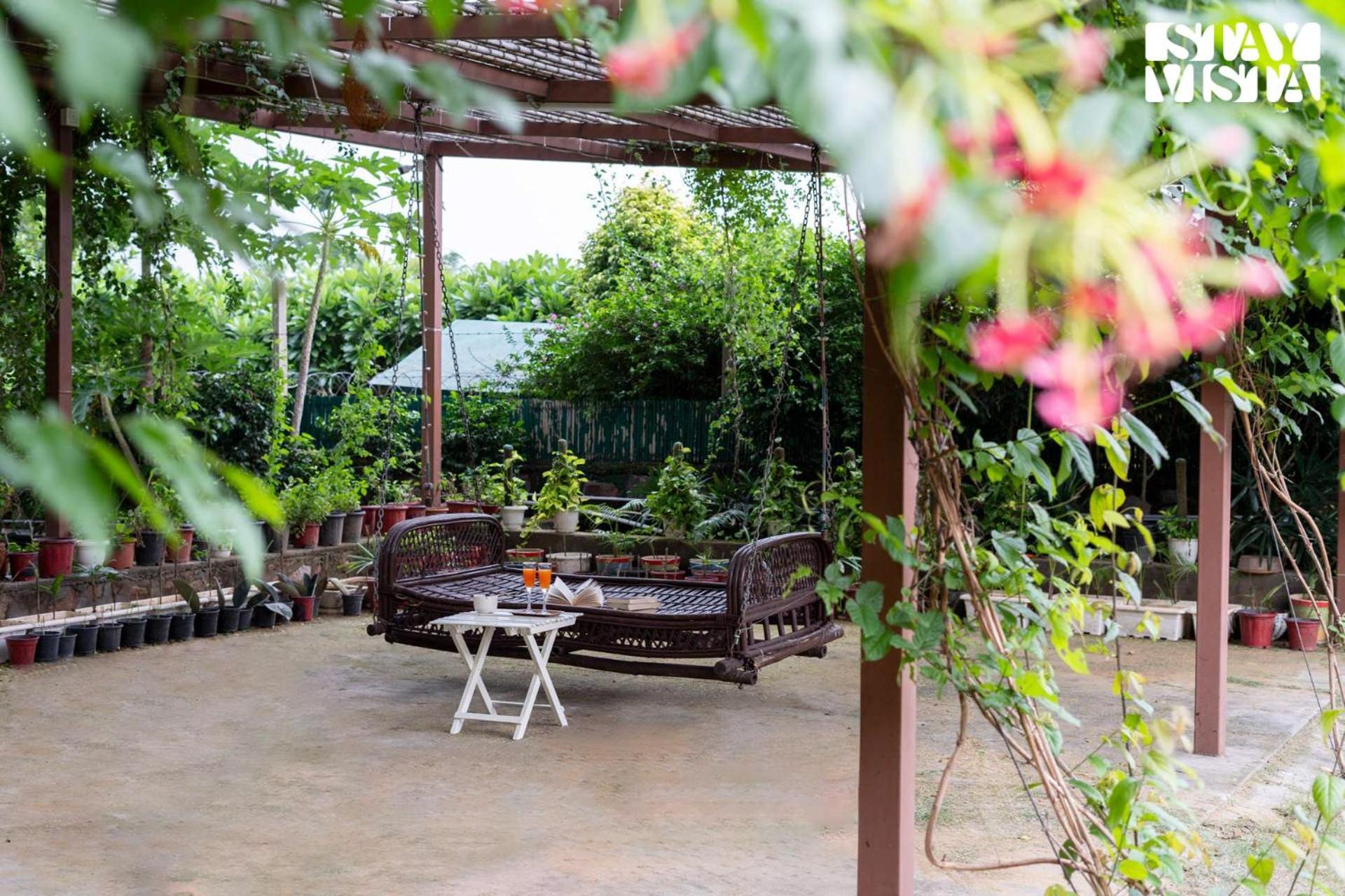 Stayvista At Idyllic Farmhouse - A Glasshouse With Outdoor Pool Гургаон Экстерьер фото