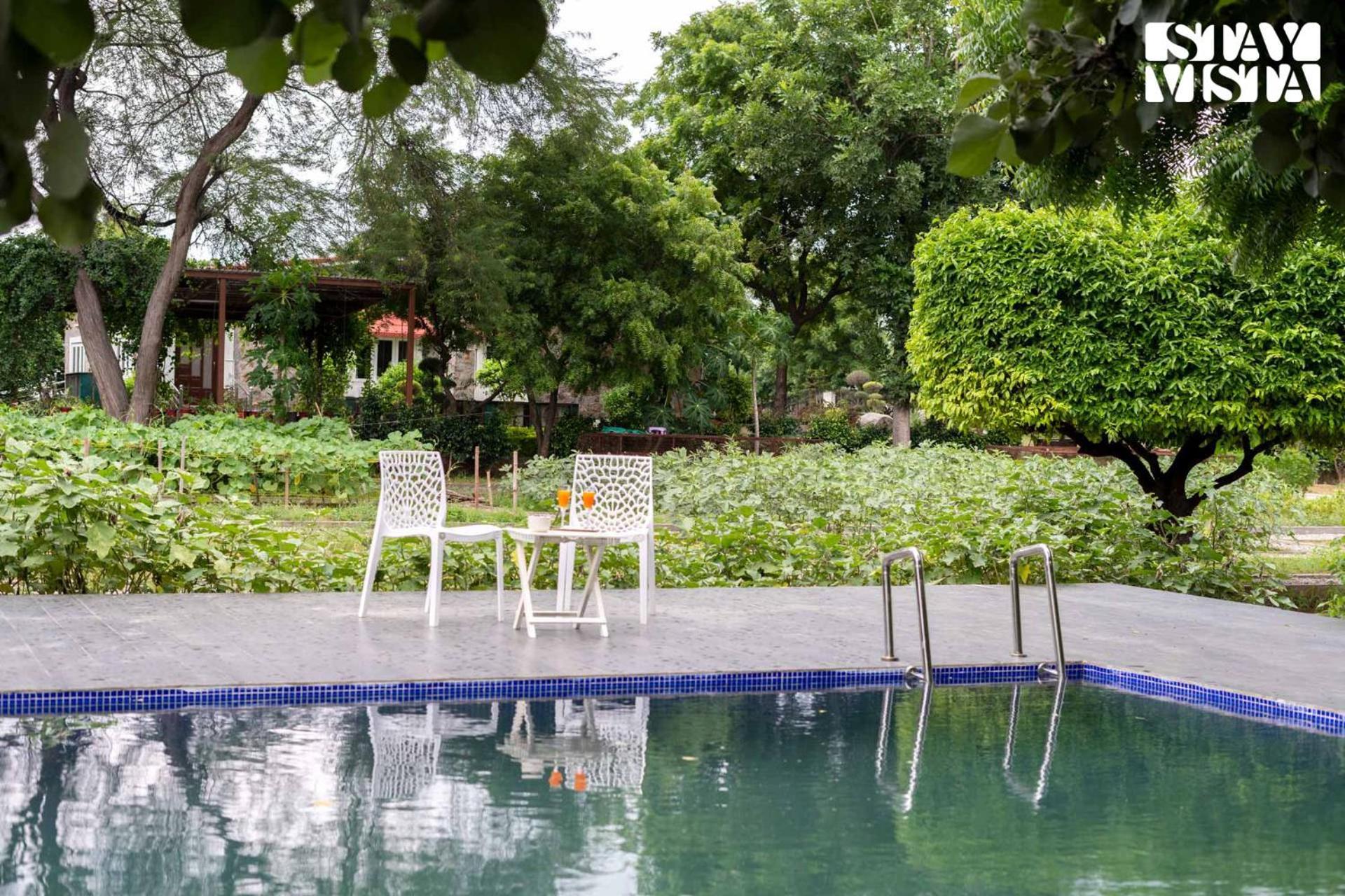 Stayvista At Idyllic Farmhouse - A Glasshouse With Outdoor Pool Гургаон Экстерьер фото