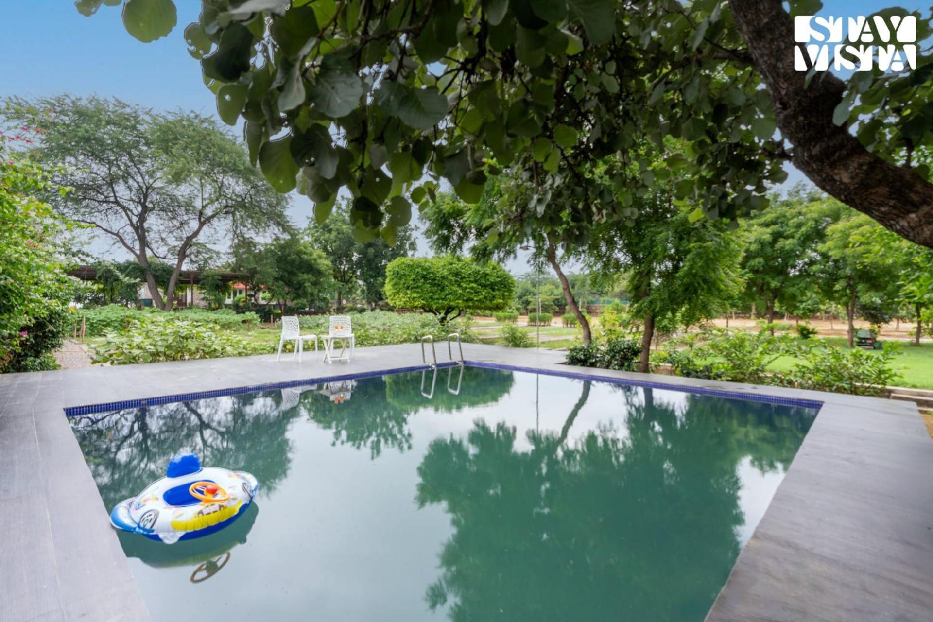 Stayvista At Idyllic Farmhouse - A Glasshouse With Outdoor Pool Гургаон Экстерьер фото